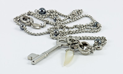 Stainless steel chain © vrabelpeter1