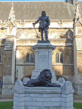 Oliver Cromwell Statue