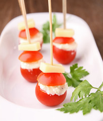 tomate cerise et fromage/ apéritif