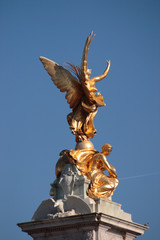 Fototapeta na wymiar Engel - Detail vom Victoria Memorial w Londynie