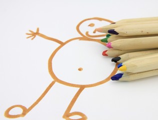crayons de couleur et dessin d'enfant