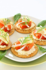 スモークサーモンのカナッペ