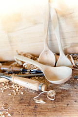 intaglio cucchiai in legno