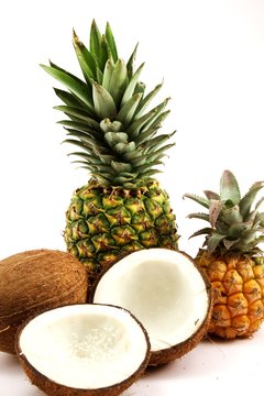 Kokosnuss und Ananas