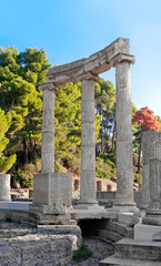 Fototapeta na wymiar Stanowisko archeologiczne w Olimpii, w Grecji.