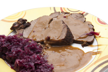 Hirschbraten mit Rotkohl
