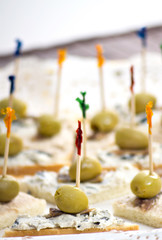 Sandwiches (Tuna and Olives)