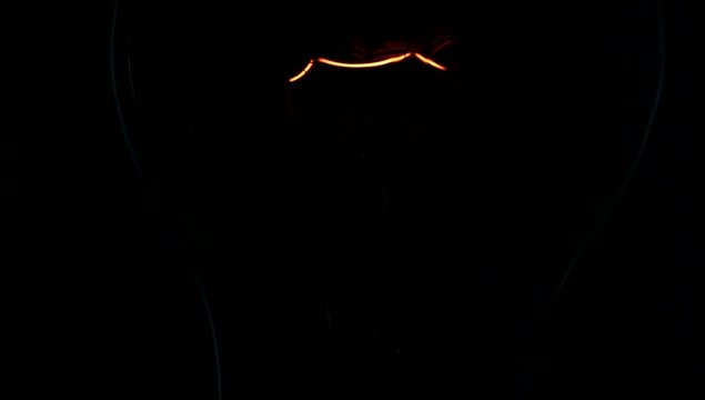 Lamp - slow switch between on and off - glow.mov