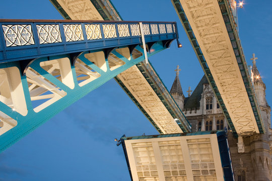 Tower Bridge, London, Open