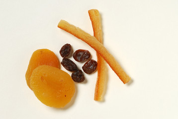 ドライアプリコット、レーズン、オレンジピール