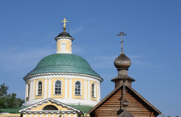 Fototapeta na wymiar Domes of the orthodox church, built in. seventeenth century
