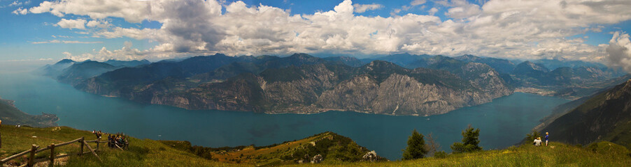 Fototapeta na wymiar Panoramic Lake Garda