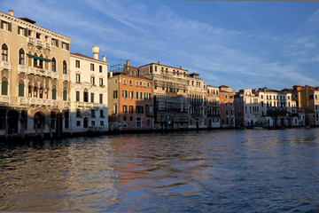 Fototapeta na wymiar late afternoon on grand canal in venice