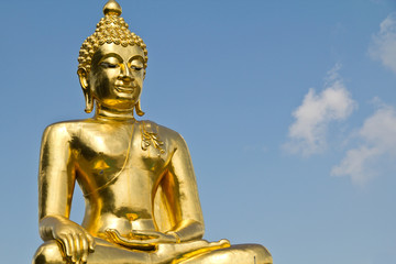 Fototapeta na wymiar Goldener Buddha