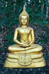 Obraz premium Buddha image in the attitude of meditation