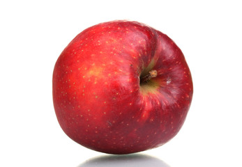 Fototapeta na wymiar juicy red apple isolated on white