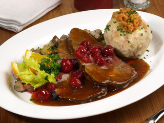 Elchbraten mit Cranberries