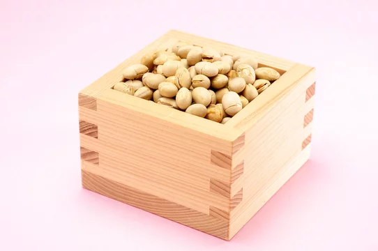 節分の豆ー大豆升入り Stock Photo Adobe Stock 節分の豆ー大豆升入り Stock Photo Adobe Stock