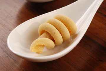 TROTTOLONE DI PASTA GIALLO