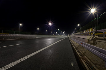 Fototapeta na wymiar Droga w nocy