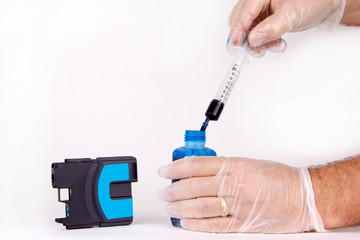 recharger une cartouche d'encre d'imprimante
