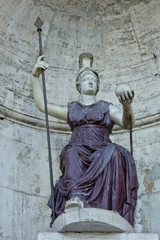 Fototapeta na wymiar Statues at a Piazza