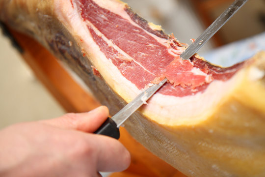 Cutting Ham