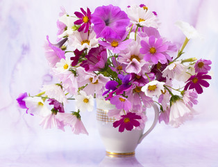 Naklejka na ściany i meble bukiet wiosennych kwiatów