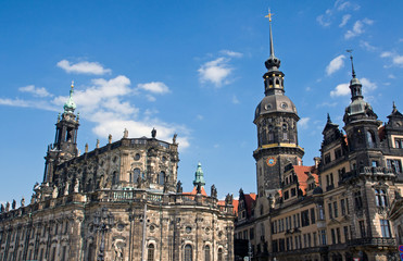 Fototapeta na wymiar Hofkirche and Residenzschloss in Dresden
