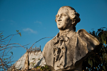 statue de Carlo Goldoni notre dame de Paris