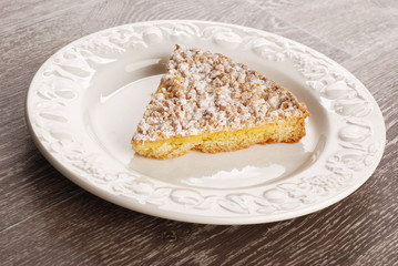 PORZIONE DI CROSTATA ALLE MANDORLE DUE