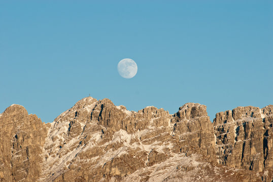 Fototapeta luna sul resegone