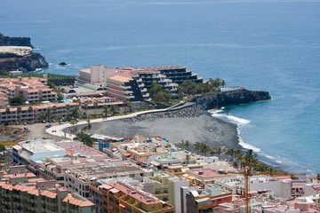 Naklejka na ściany i meble Widok z lotu ptaka wakacyjnego kurortu, La Palma, Wyspy Kanaryjskie