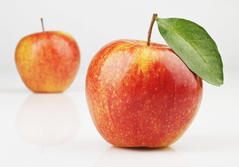 red apple
