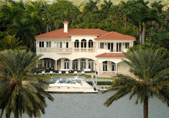 Luxury waterfront home - 38039528