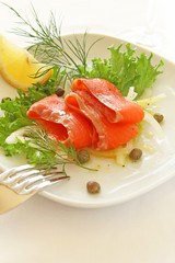 スモークサーモンのマリネ