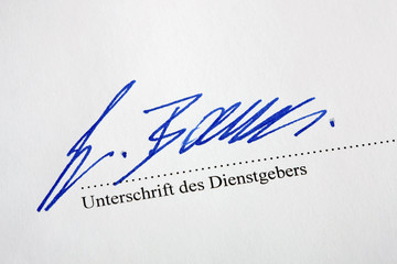 Unterschrift unter einem Dienstleistungsvertrag