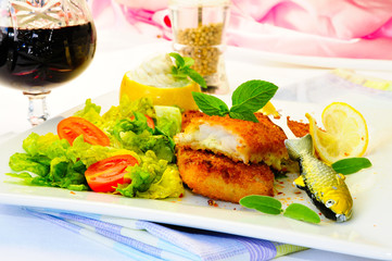 Fischfilet auf Blattsalat