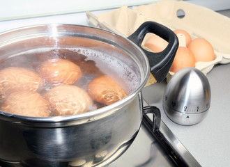 boilling eggs