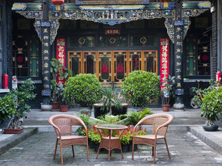 Fototapeta na wymiar Patio w tradycyjnej chińskiej budynku starego związku