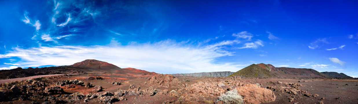 Plaine des Sables et ses pitons - La R&eacute;union