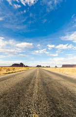 Fototapeta na wymiar Road to the Monument Valley