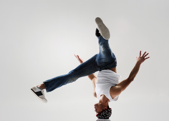 breakdancer spinning