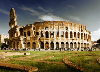 Fototapeta na wymiar Koloseum w Rzymie, Włochy