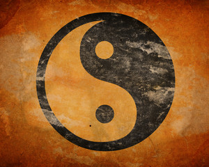 Grunge yin yang symbol
