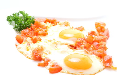 fried eggs with tomato