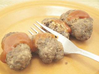 The plug cuts a cutlet