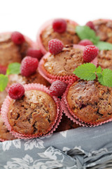 muffins with raspberries