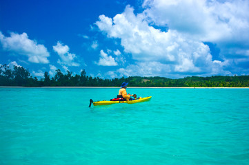 kayak in tropical turquoise sea © Engel Drohnenpilot