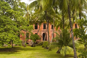 Fototapete Südamerika Ein Gebäude auf Devils Island in Französisch-Guayana